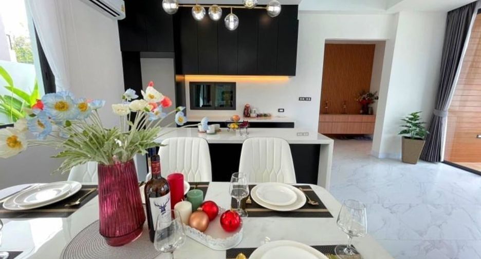 Villa en alquiler de 3 habitaciones en Bang Lamung, Chonburi