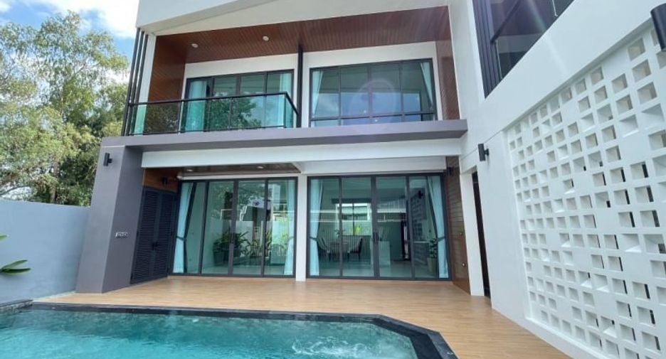 Villa en alquiler de 3 habitaciones en Bang Lamung, Chonburi