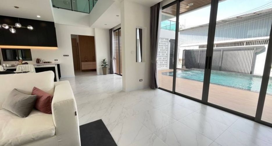 Villa en alquiler de 3 habitaciones en Bang Lamung, Chonburi