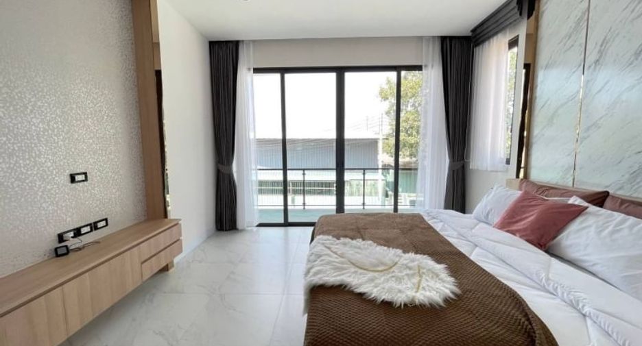 Villa en alquiler de 3 habitaciones en Bang Lamung, Chonburi
