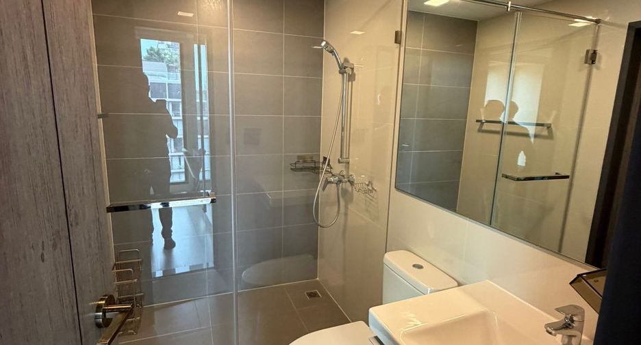 For sale 2 bedrooms condo in Khlong Toei, Bangkok