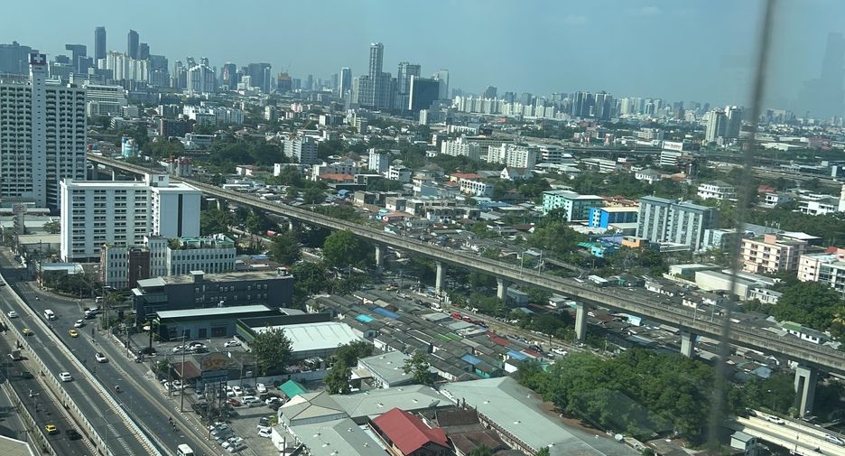 For rent 1 bed condo in Watthana, Bangkok