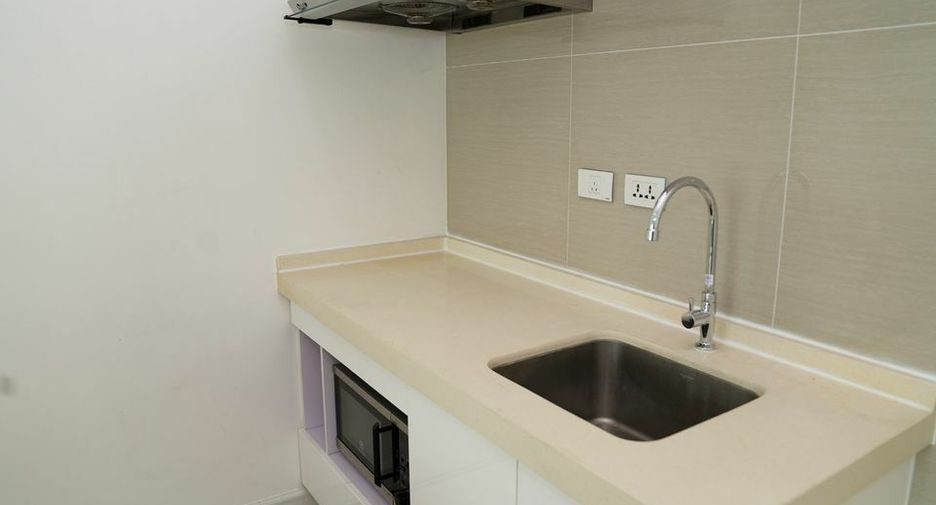 Wohnung zur Miete mit 1 Zimmer in Huai Khwang, Bangkok