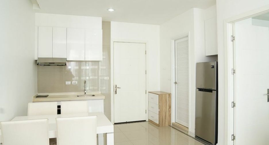 Wohnung zur Miete mit 1 Zimmer in Huai Khwang, Bangkok