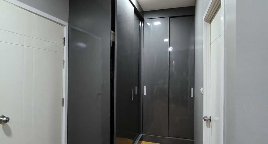 For rent 4 bedrooms house in Mueang Samut Prakan, Samut Prakan