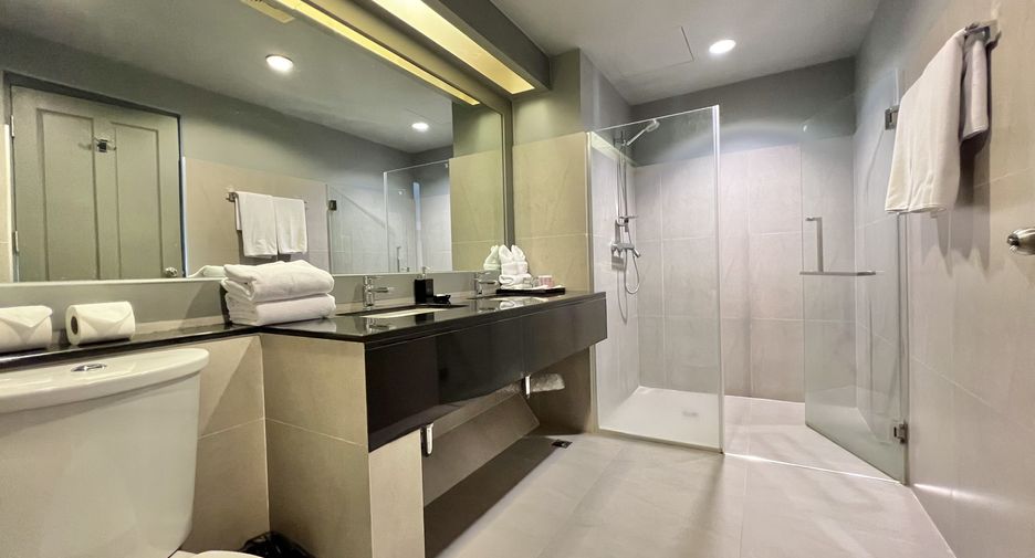 Hotel en venta de 76 habitaciones en Si Racha, Chonburi