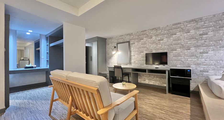 Hotel en venta de 76 habitaciones en Si Racha, Chonburi