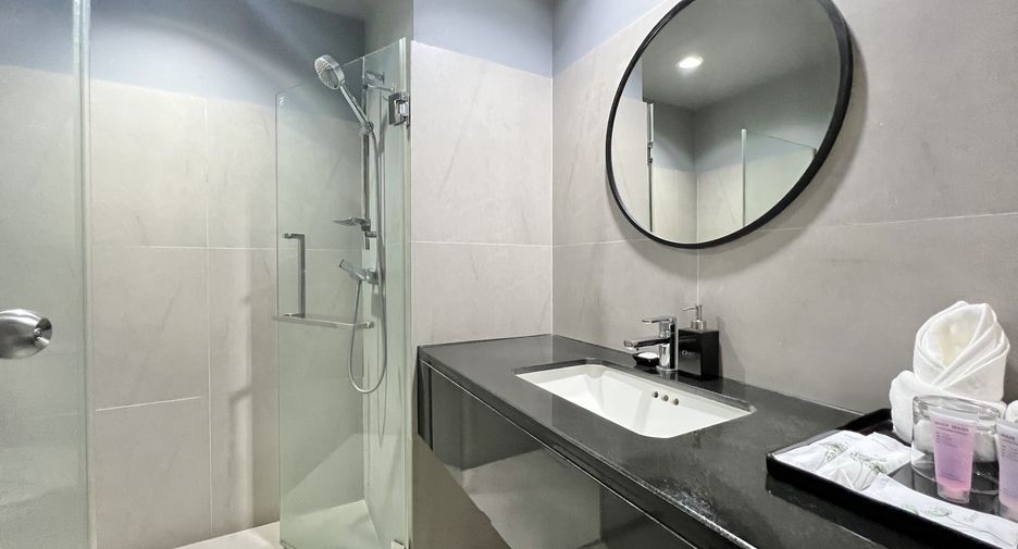 Hotel en venta de 76 habitaciones en Si Racha, Chonburi