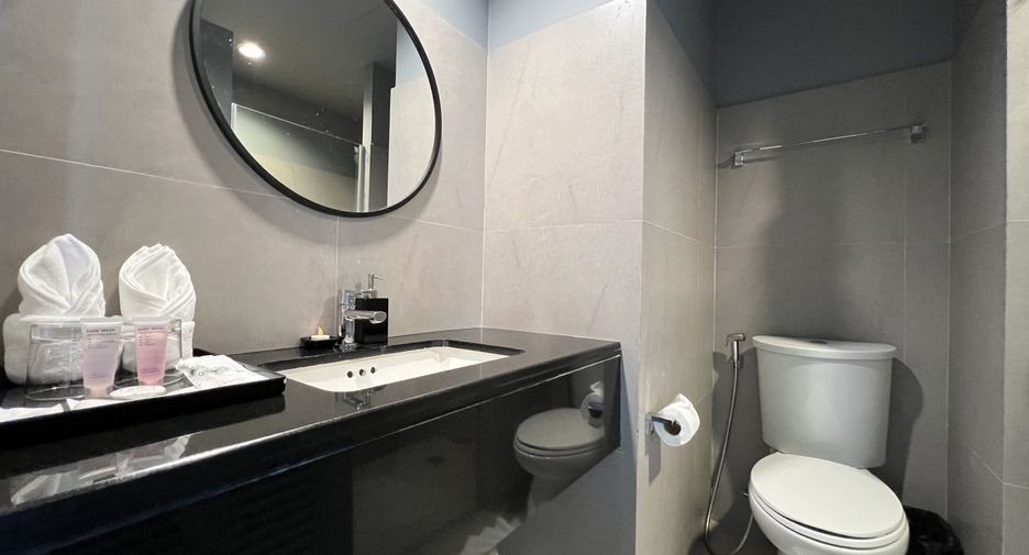 Hotel en venta de 76 habitaciones en Si Racha, Chonburi