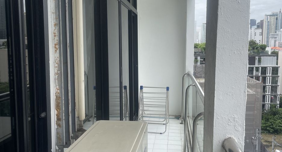For rent 2 bedrooms condo in Watthana, Bangkok