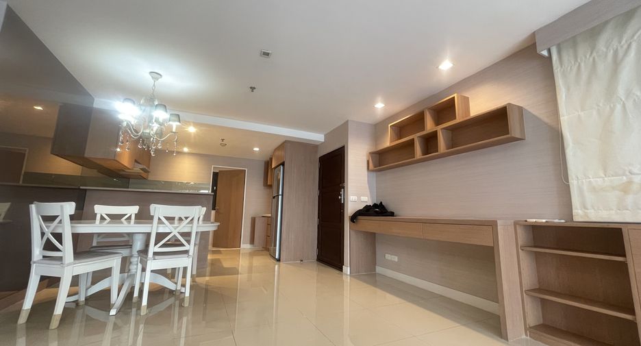 For rent 2 bedrooms condo in Watthana, Bangkok