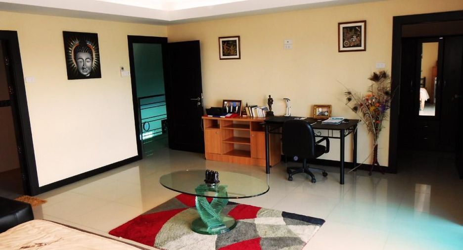 For sale 5 bedrooms villa in Bang Lamung, Chonburi
