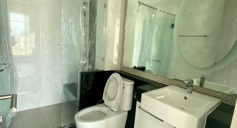 For rent 3 bedrooms condo in Watthana, Bangkok