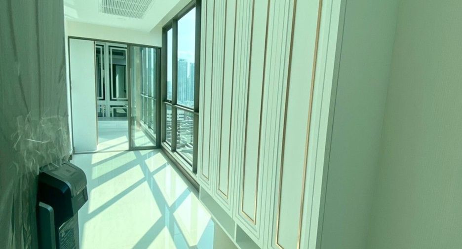 For rent 3 bedrooms condo in Watthana, Bangkok