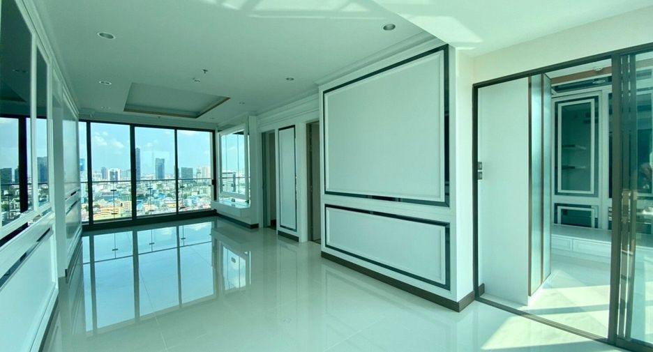 For rent 3 bedrooms condo in Watthana, Bangkok
