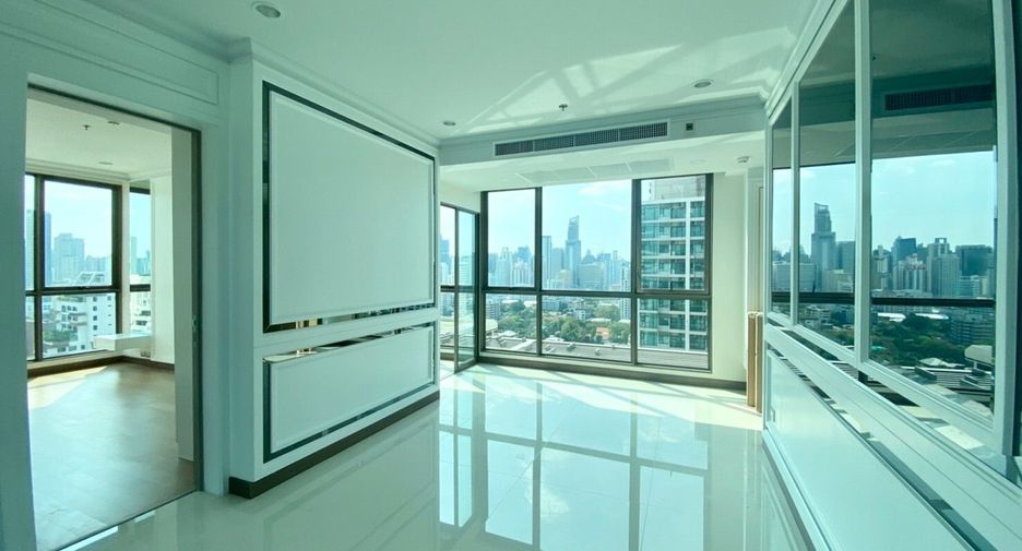 For rent 3 bedrooms condo in Watthana, Bangkok