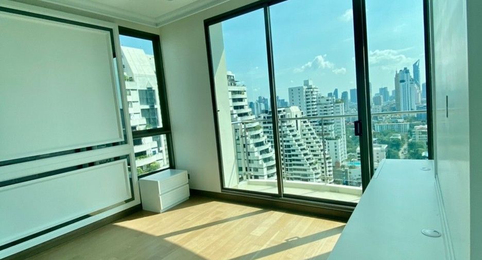 For rent 3 bedrooms condo in Watthana, Bangkok