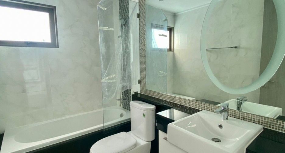 For rent 3 bedrooms condo in Watthana, Bangkok