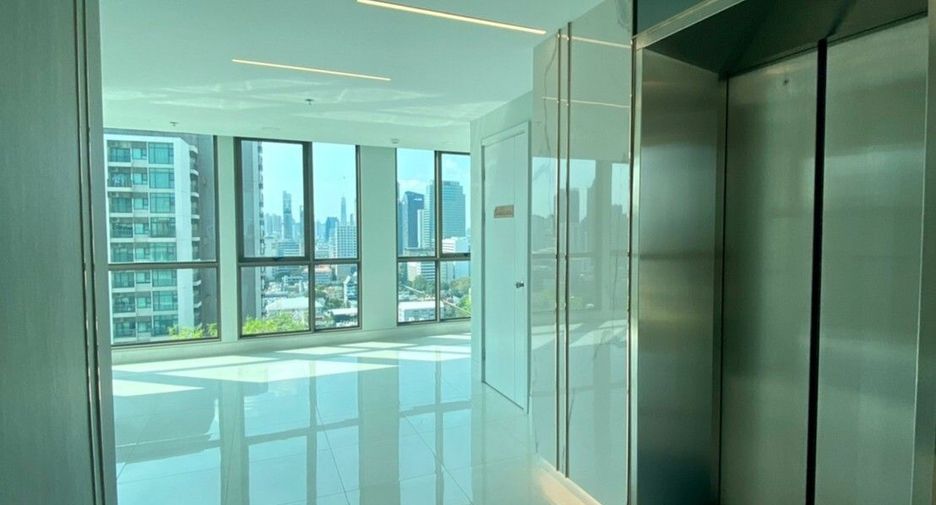 For rent 3 bedrooms condo in Watthana, Bangkok