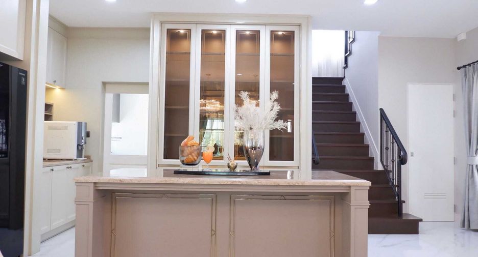 Casa en venta de 4 habitaciones en Bang Khen, Bangkok