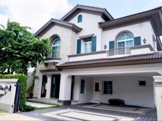 Casa en venta de 4 habitaciones en Bang Khen, Bangkok