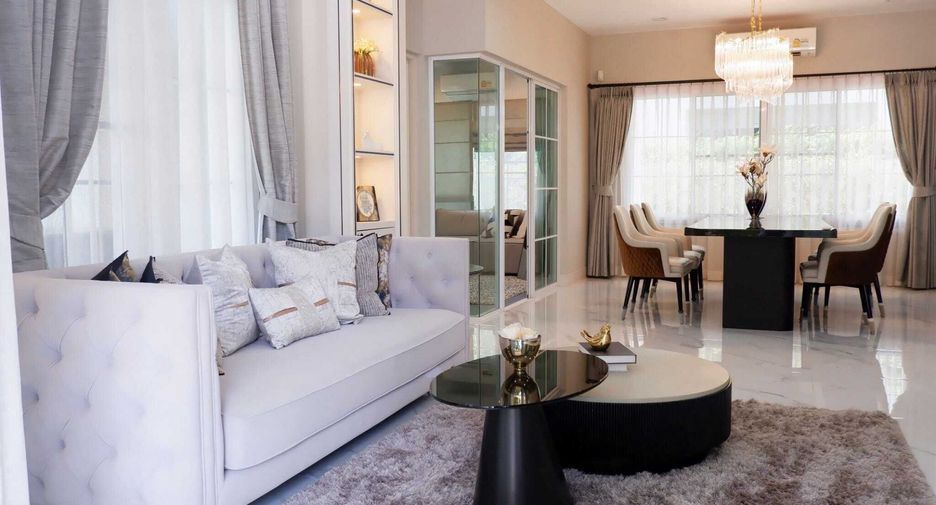 Casa en venta de 4 habitaciones en Bang Khen, Bangkok