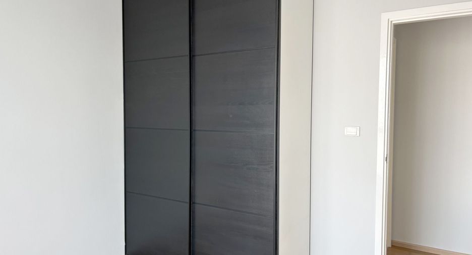 For rent 2 bedrooms condo in Khlong San, Bangkok