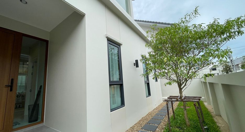 For sale 4 bedrooms house in Bang Lamung, Chonburi