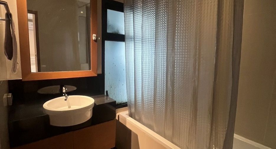For rent 1 bed condo in Sathon, Bangkok