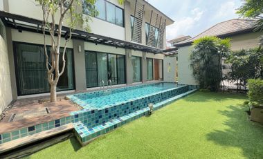 For rent 3 bedrooms house in Watthana, Bangkok