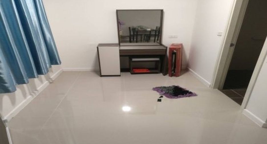 For sale 3 bedrooms townhouse in Bang Lamung, Chonburi