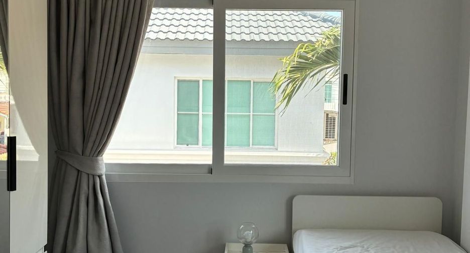 For rent 3 bedrooms villa in Mueang Phuket, Phuket