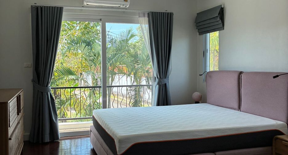 For rent 3 bedrooms villa in Mueang Phuket, Phuket