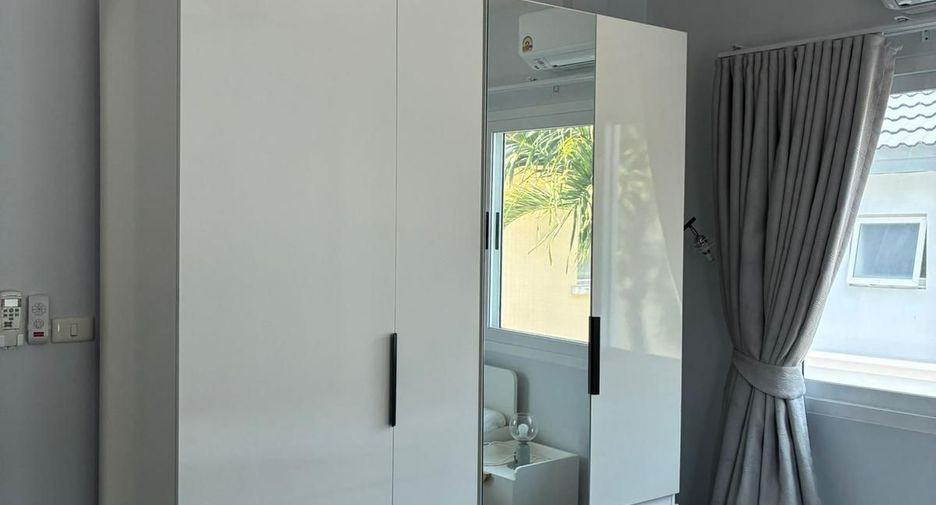 For rent 3 bedrooms villa in Mueang Phuket, Phuket