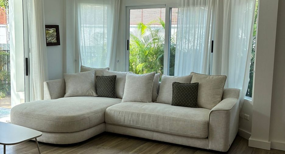 For rent 3 bedrooms villa in Mueang Phuket, Phuket