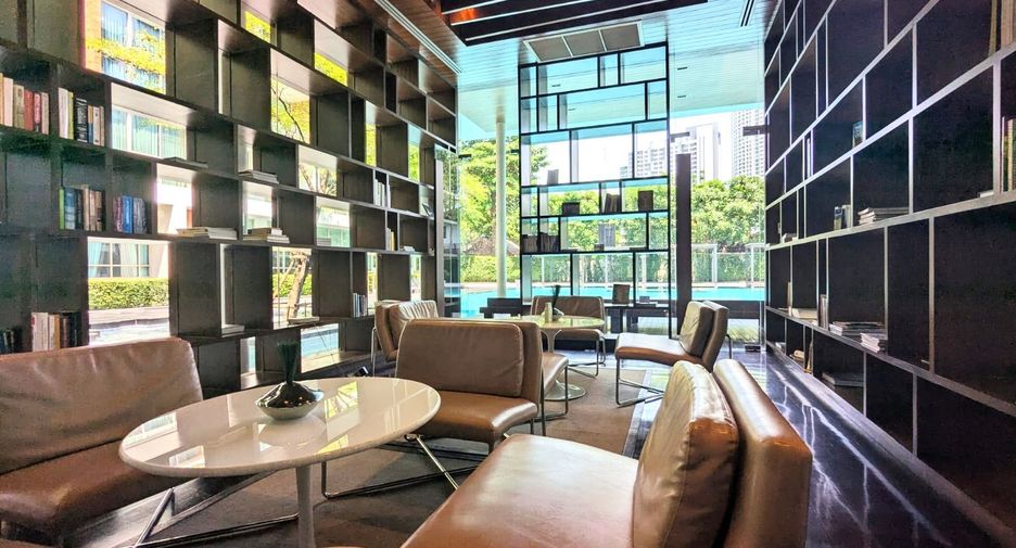 For rent 2 bedrooms condo in Khlong Toei, Bangkok