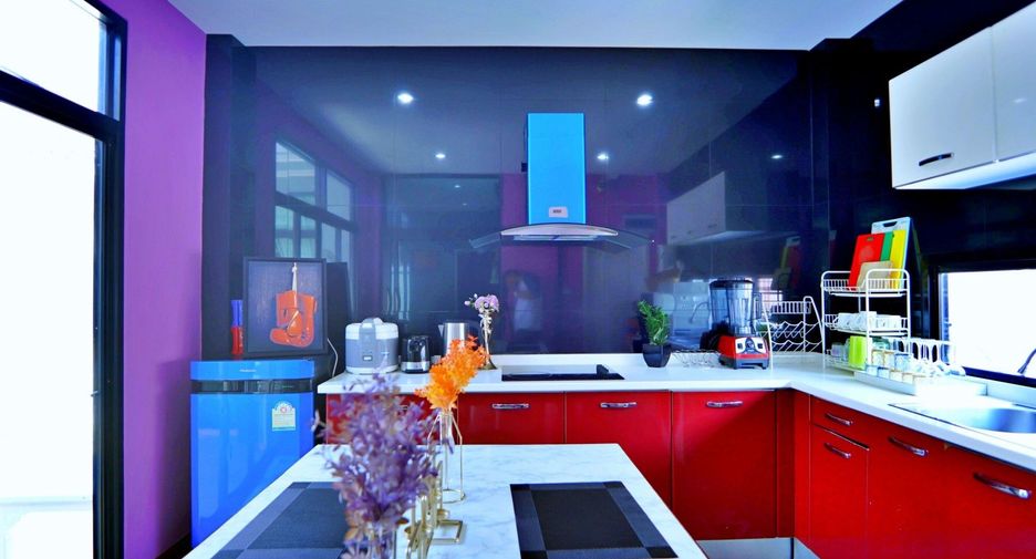 Casa en venta y en alquiler de 3 habitaciones en Bang Lamung, Chonburi