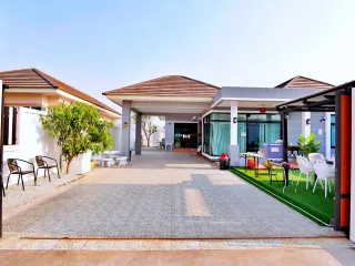 À vendre et à louer 3 chambres maison à Bang Lamung, Chonburi