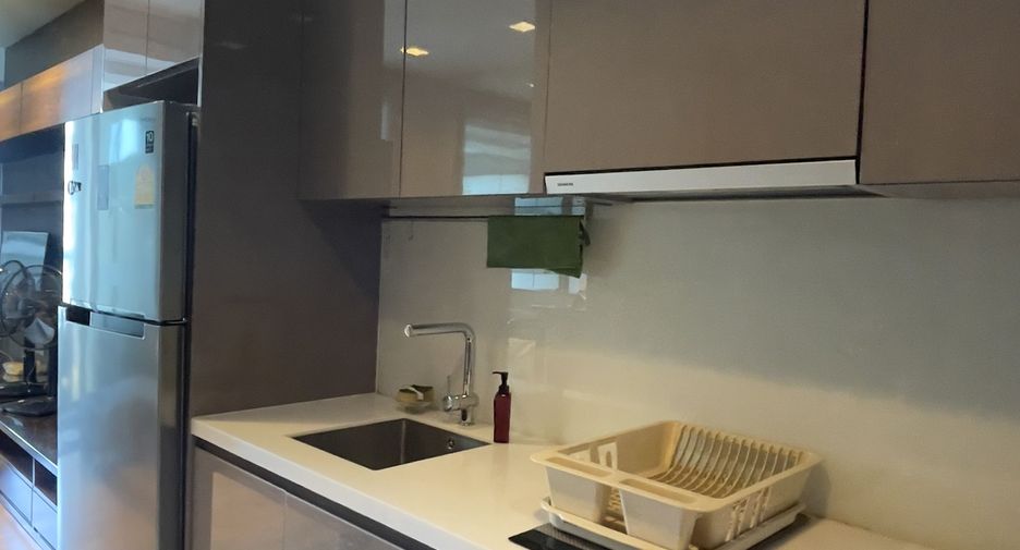 Wohnung zur Miete mit Studio in Khlong Toei, Bangkok
