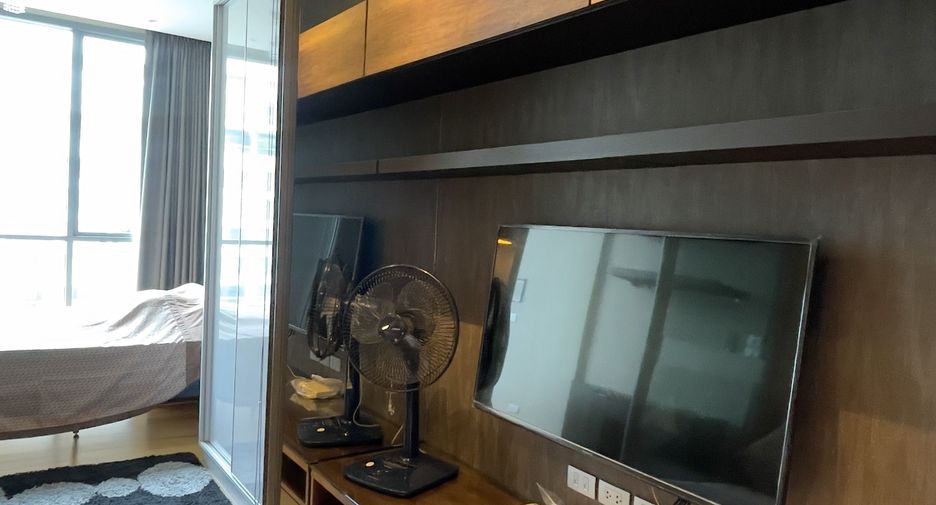 Wohnung zur Miete mit Studio in Khlong Toei, Bangkok