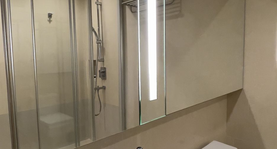 Wohnung zur Miete mit Studio in Khlong Toei, Bangkok