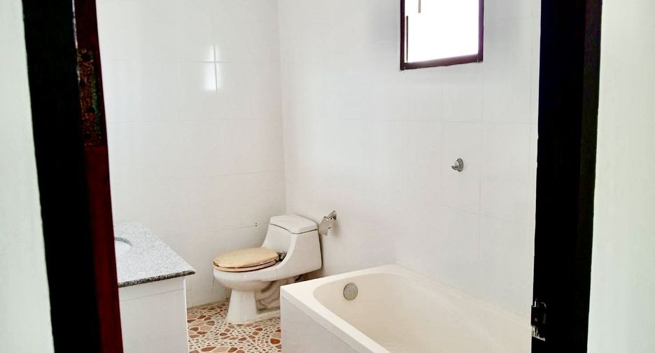 For sale 4 bedrooms house in Bang Lamung, Chonburi