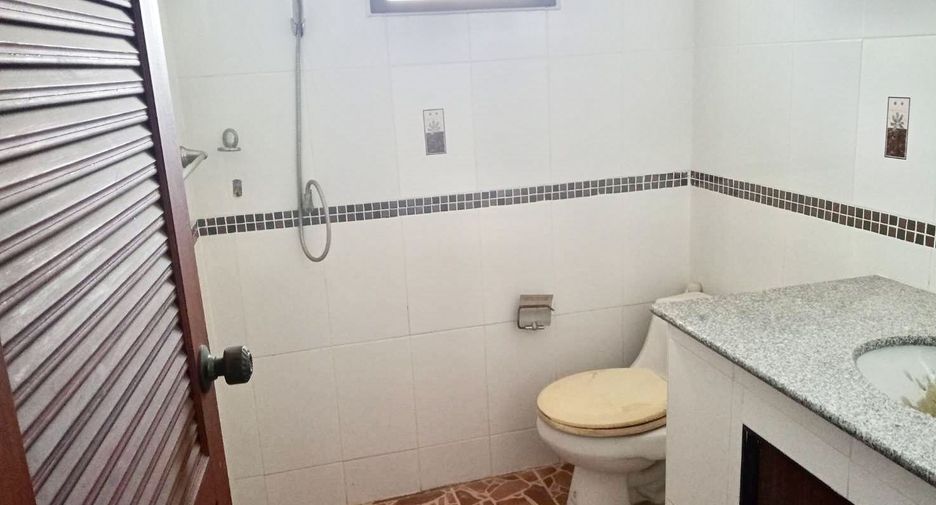 For sale 4 bedrooms house in Bang Lamung, Chonburi