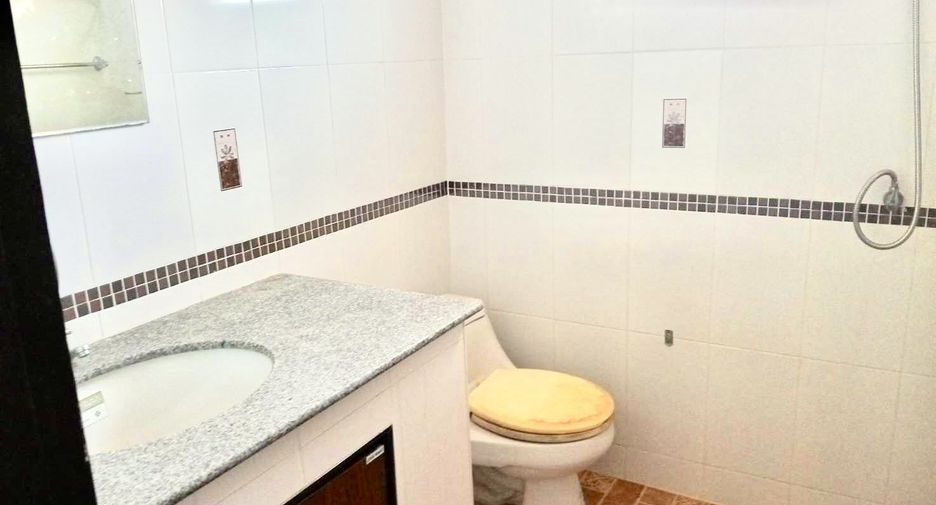 For sale 4 bedrooms house in Bang Lamung, Chonburi