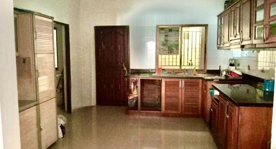 For sale 4 bedrooms house in Bang Lamung, Chonburi