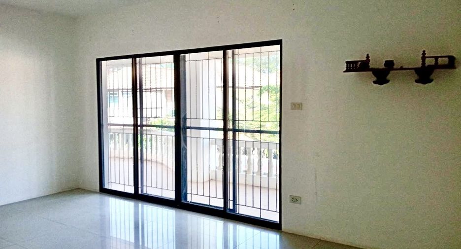 For sale 4 bedrooms house in Bang Lamung, Chonburi