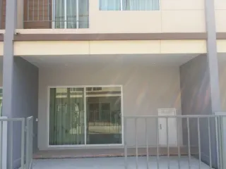 For sale 3 bedrooms townhouse in Suan Luang, Bangkok