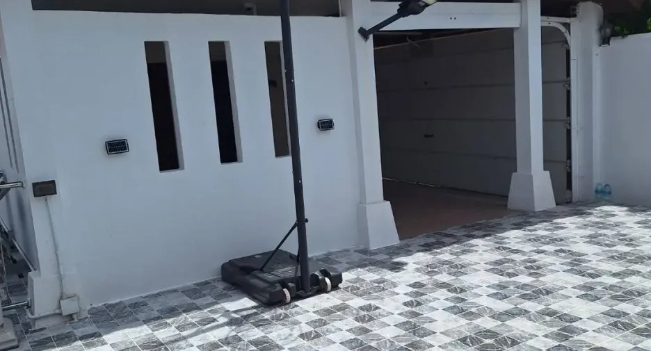 Haus zum Kauf und zur Miete mit 4 Zimmer in Huay Yai, Pattaya