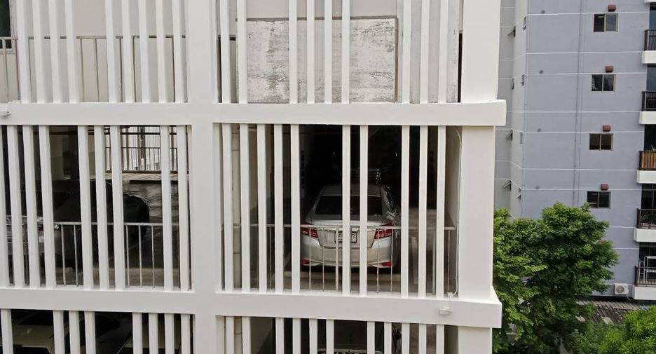 For rent 3 bedrooms condo in Watthana, Bangkok