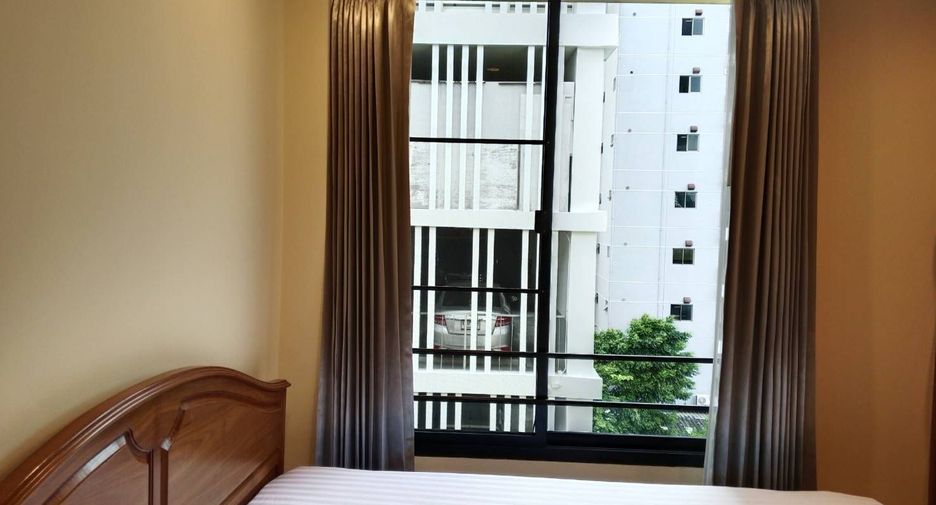 For rent 3 bedrooms condo in Watthana, Bangkok